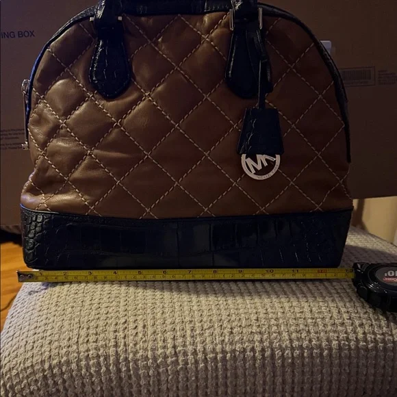 Michael Kors Smythe Dome sz Large - Picture 11 of 13